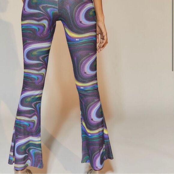 Urban Outfitters NGOrder Flare Pant
NWT Size 8 - Picture 4 of 10